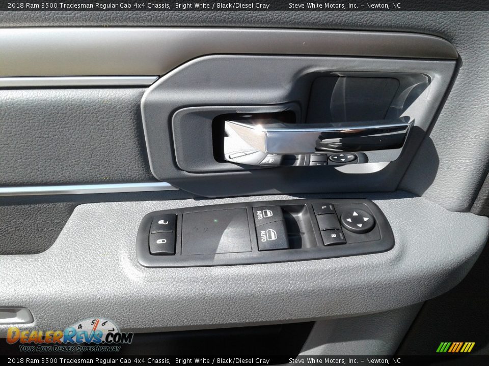 2018 Ram 3500 Tradesman Regular Cab 4x4 Chassis Bright White / Black/Diesel Gray Photo #9