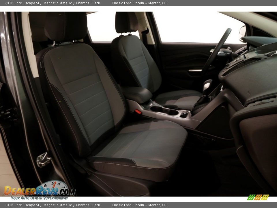 2016 Ford Escape SE Magnetic Metallic / Charcoal Black Photo #12
