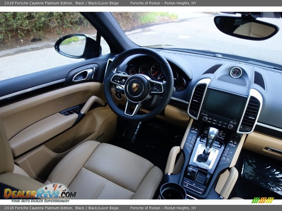 Dashboard of 2018 Porsche Cayenne Platinum Edition Photo #13