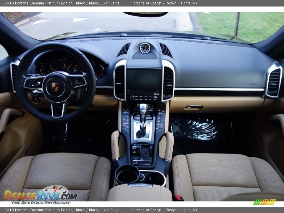 Dashboard of 2018 Porsche Cayenne Platinum Edition Photo #14