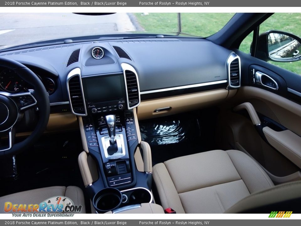 Dashboard of 2018 Porsche Cayenne Platinum Edition Photo #15