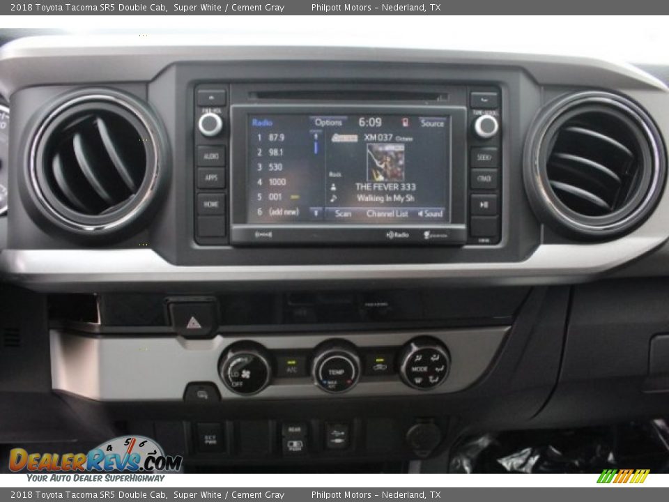 2018 Toyota Tacoma SR5 Double Cab Super White / Cement Gray Photo #16