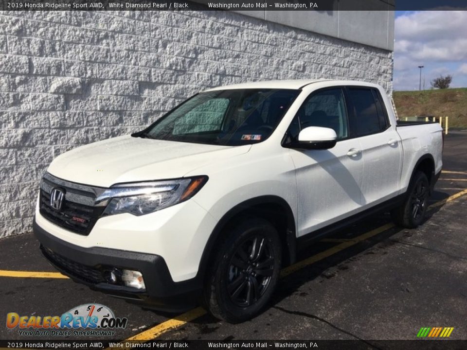 Front 3/4 View of 2019 Honda Ridgeline Sport AWD Photo #12