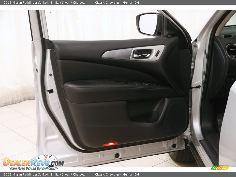 Door Panel of 2018 Nissan Pathfinder SL 4x4 Photo #4