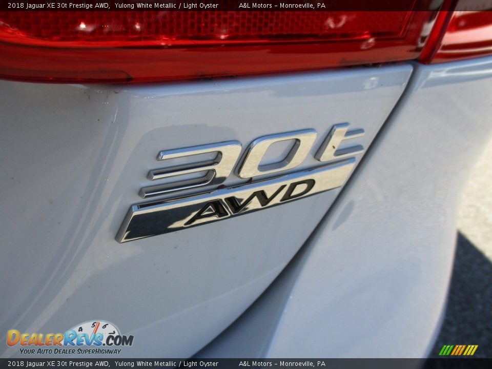 2018 Jaguar XE 30t Prestige AWD Yulong White Metallic / Light Oyster Photo #6