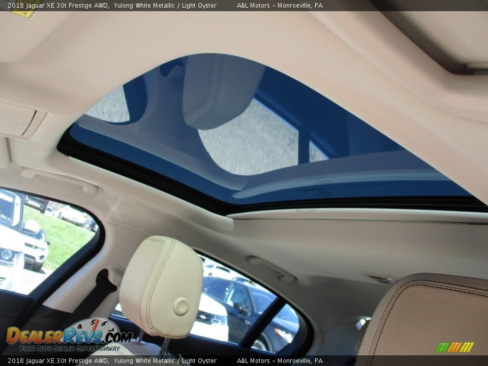 2018 Jaguar XE 30t Prestige AWD Yulong White Metallic / Light Oyster Photo #12