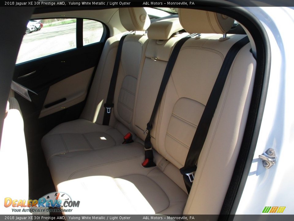 2018 Jaguar XE 30t Prestige AWD Yulong White Metallic / Light Oyster Photo #14