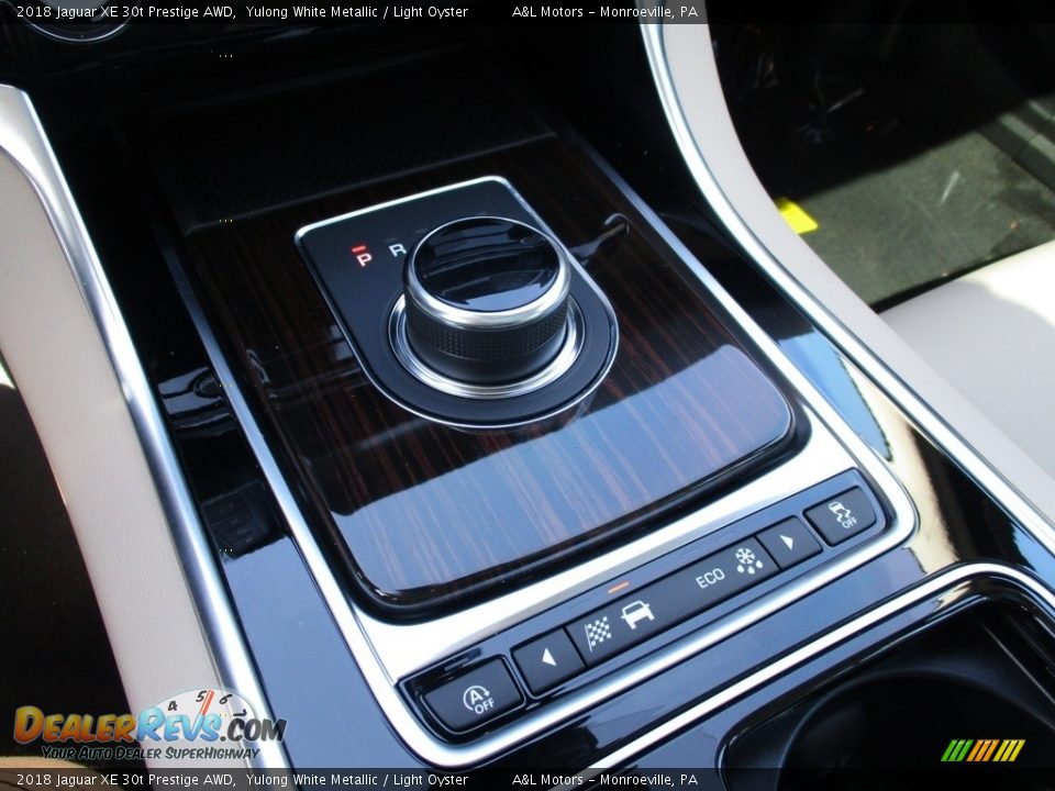 2018 Jaguar XE 30t Prestige AWD Yulong White Metallic / Light Oyster Photo #17