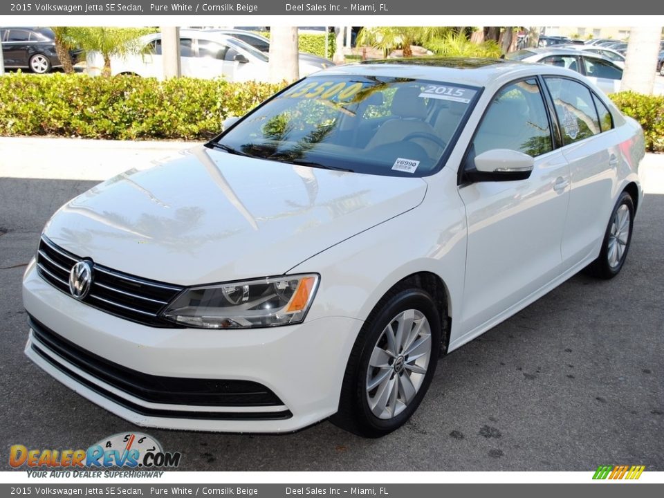 2015 Volkswagen Jetta SE Sedan Pure White / Cornsilk Beige Photo #4