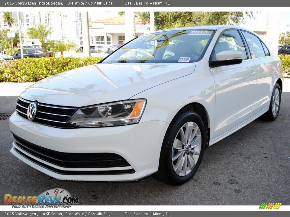 2015 Volkswagen Jetta SE Sedan Pure White / Cornsilk Beige Photo #5