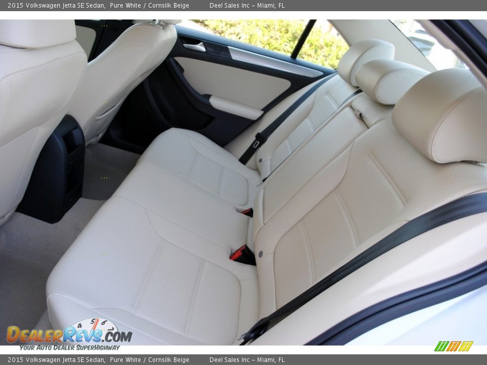 2015 Volkswagen Jetta SE Sedan Pure White / Cornsilk Beige Photo #12
