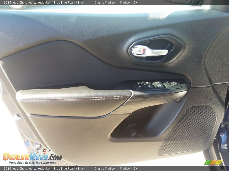 2016 Jeep Cherokee Latitude 4x4 True Blue Pearl / Black Photo #6