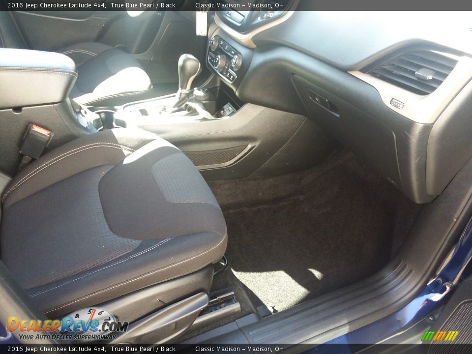 2016 Jeep Cherokee Latitude 4x4 True Blue Pearl / Black Photo #14