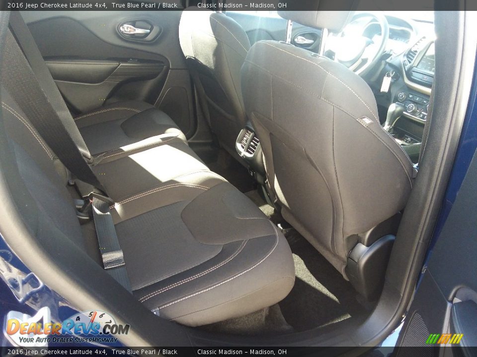 2016 Jeep Cherokee Latitude 4x4 True Blue Pearl / Black Photo #16