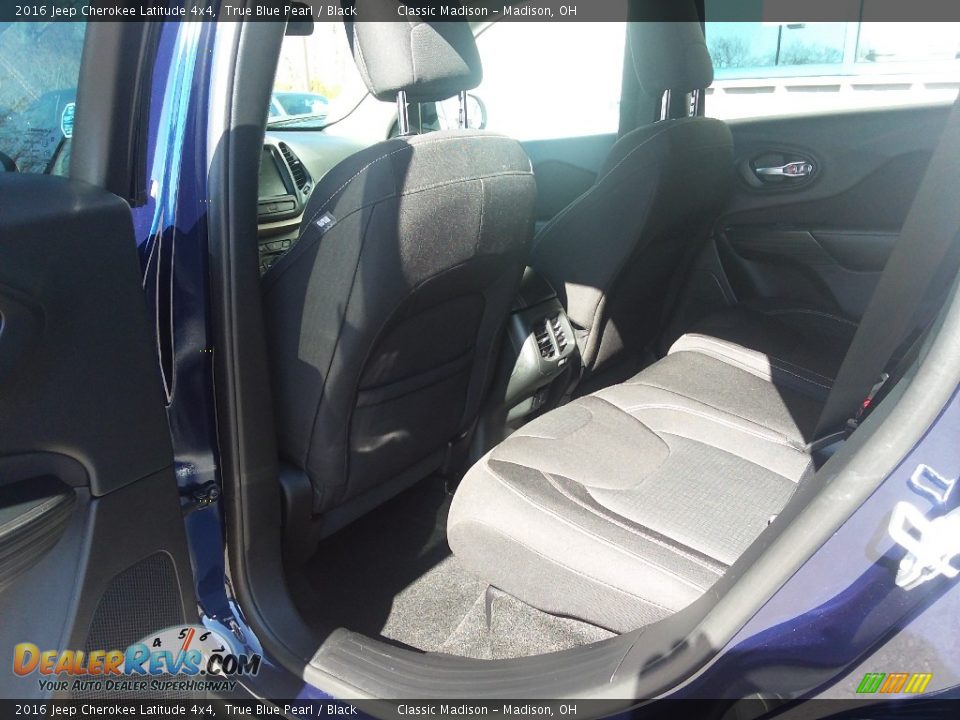 2016 Jeep Cherokee Latitude 4x4 True Blue Pearl / Black Photo #17