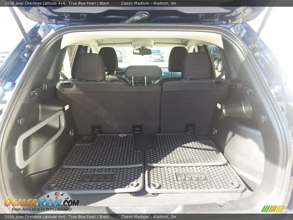 2016 Jeep Cherokee Latitude 4x4 True Blue Pearl / Black Photo #18