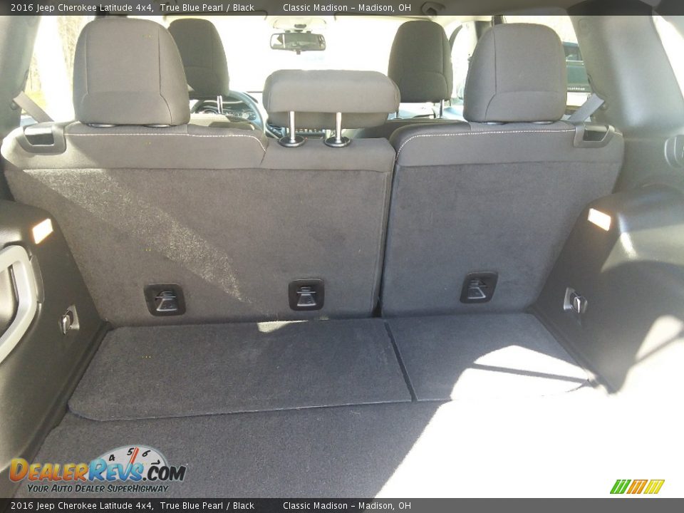 2016 Jeep Cherokee Latitude 4x4 True Blue Pearl / Black Photo #19
