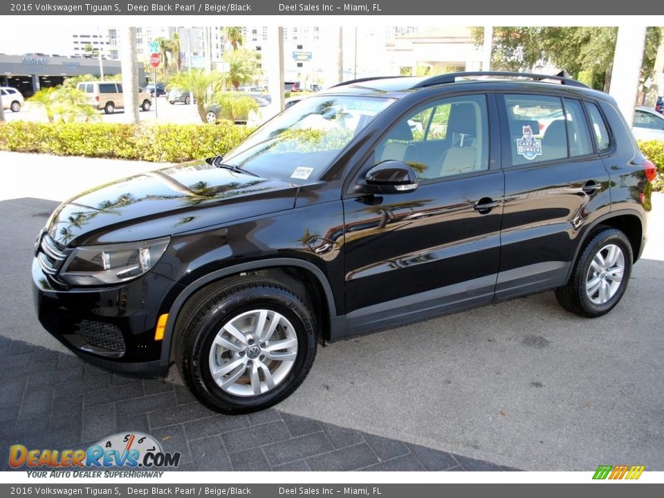 2016 Volkswagen Tiguan S Deep Black Pearl / Beige/Black Photo #5
