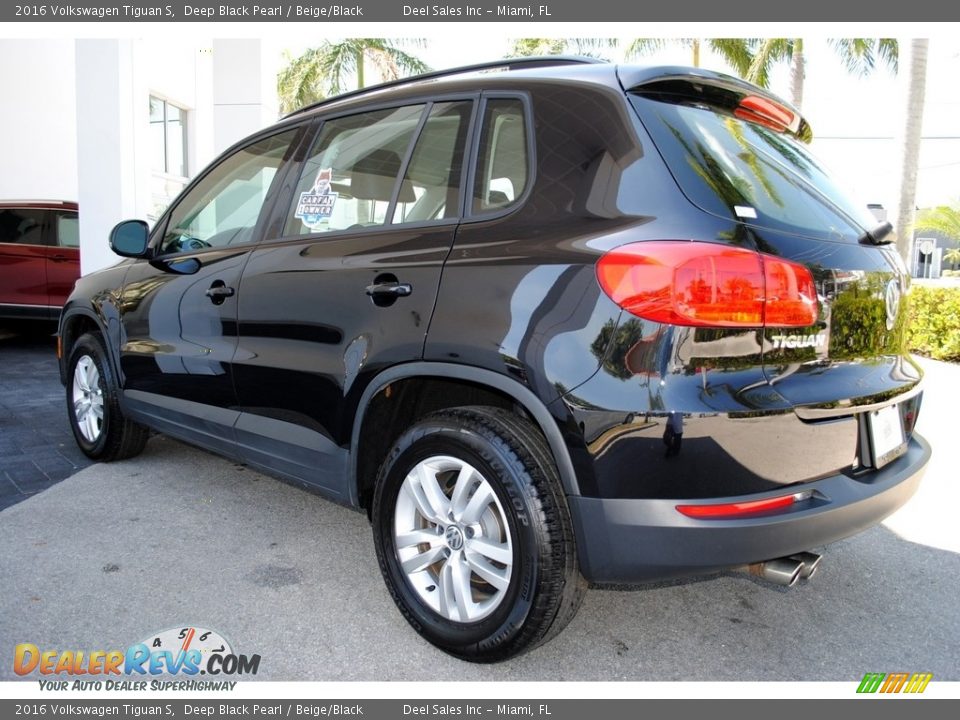 2016 Volkswagen Tiguan S Deep Black Pearl / Beige/Black Photo #7