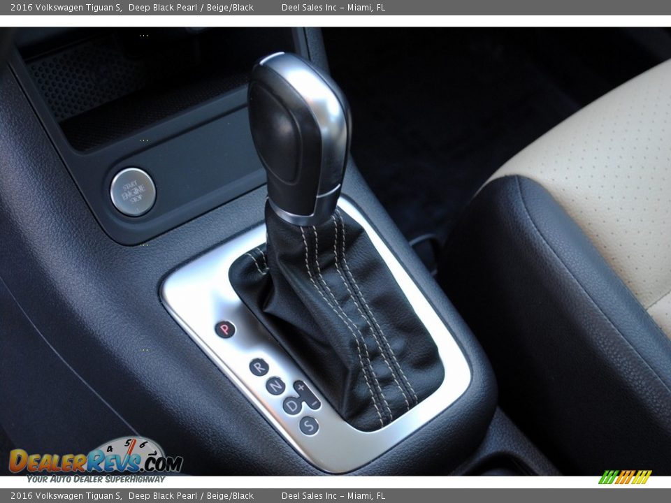2016 Volkswagen Tiguan S Deep Black Pearl / Beige/Black Photo #15