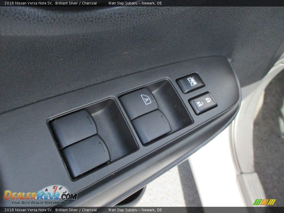 2018 Nissan Versa Note SV Brilliant Silver / Charcoal Photo #15