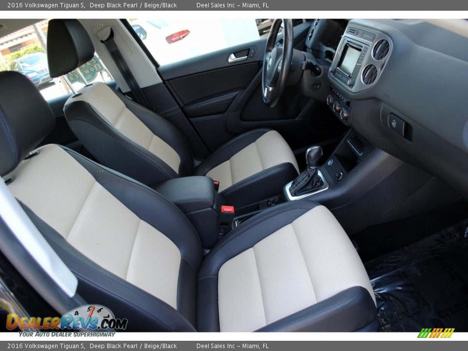 2016 Volkswagen Tiguan S Deep Black Pearl / Beige/Black Photo #19