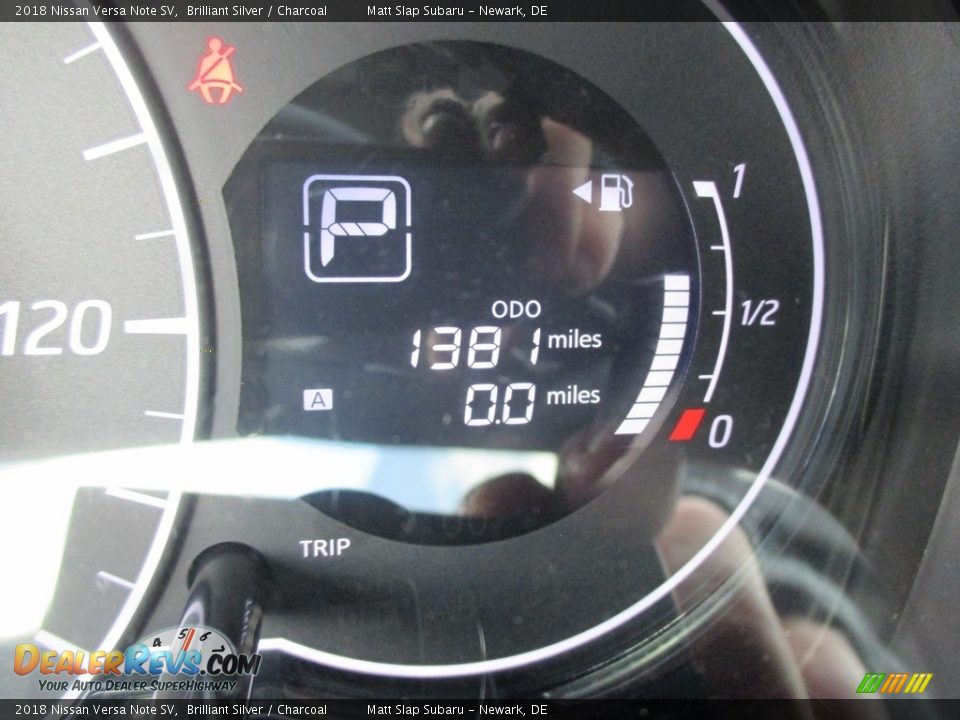 2018 Nissan Versa Note SV Brilliant Silver / Charcoal Photo #28