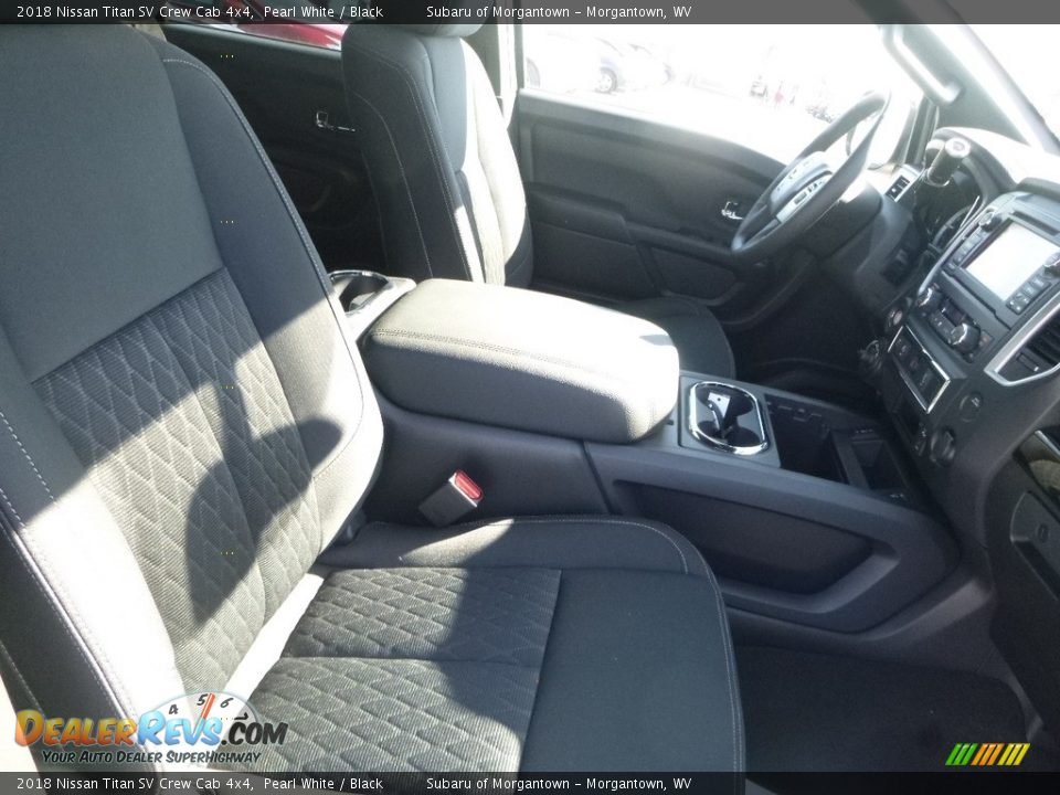 2018 Nissan Titan SV Crew Cab 4x4 Pearl White / Black Photo #10