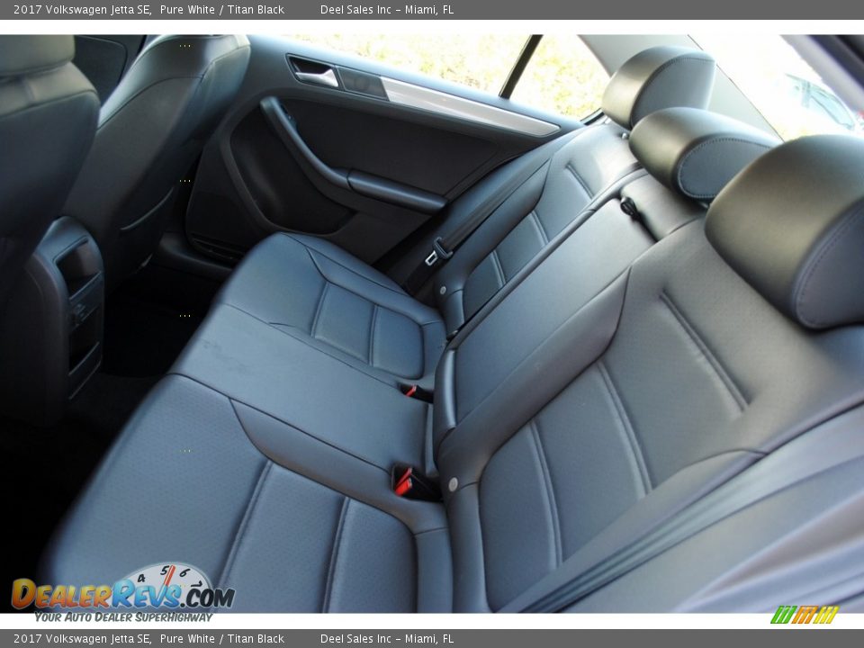 2017 Volkswagen Jetta SE Pure White / Titan Black Photo #11