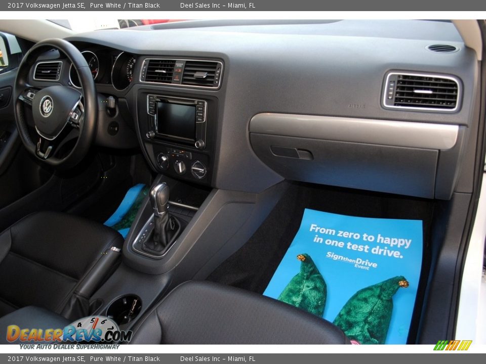 2017 Volkswagen Jetta SE Pure White / Titan Black Photo #18