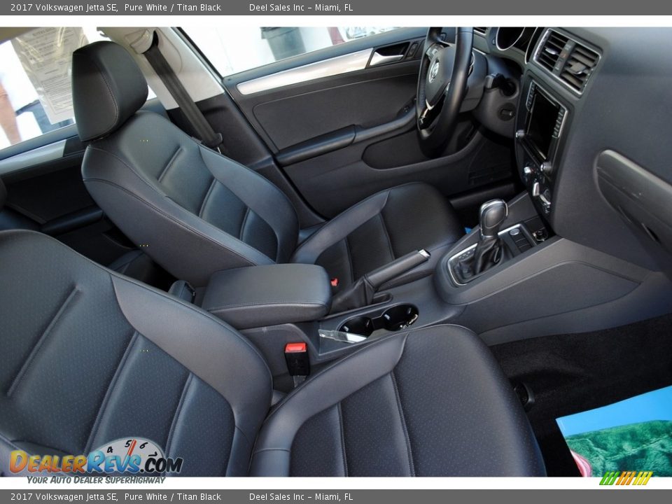 2017 Volkswagen Jetta SE Pure White / Titan Black Photo #19