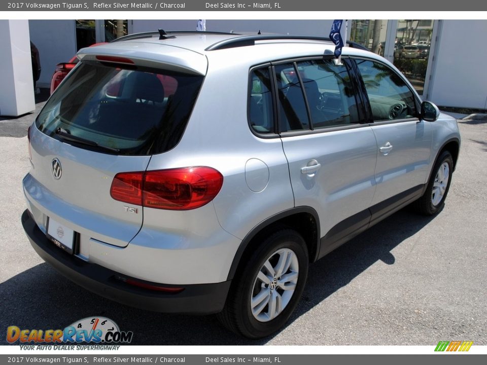 2017 Volkswagen Tiguan S Reflex Silver Metallic / Charcoal Photo #9