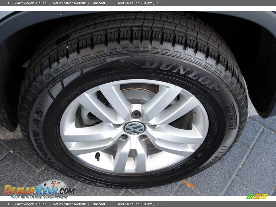 2017 Volkswagen Tiguan S Reflex Silver Metallic / Charcoal Photo #11