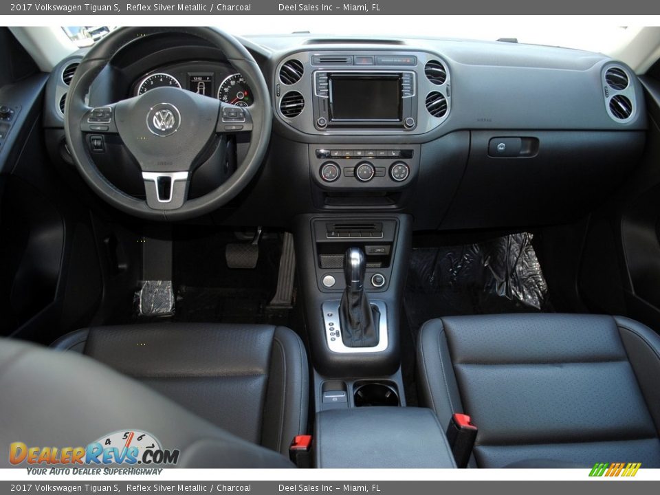 2017 Volkswagen Tiguan S Reflex Silver Metallic / Charcoal Photo #13