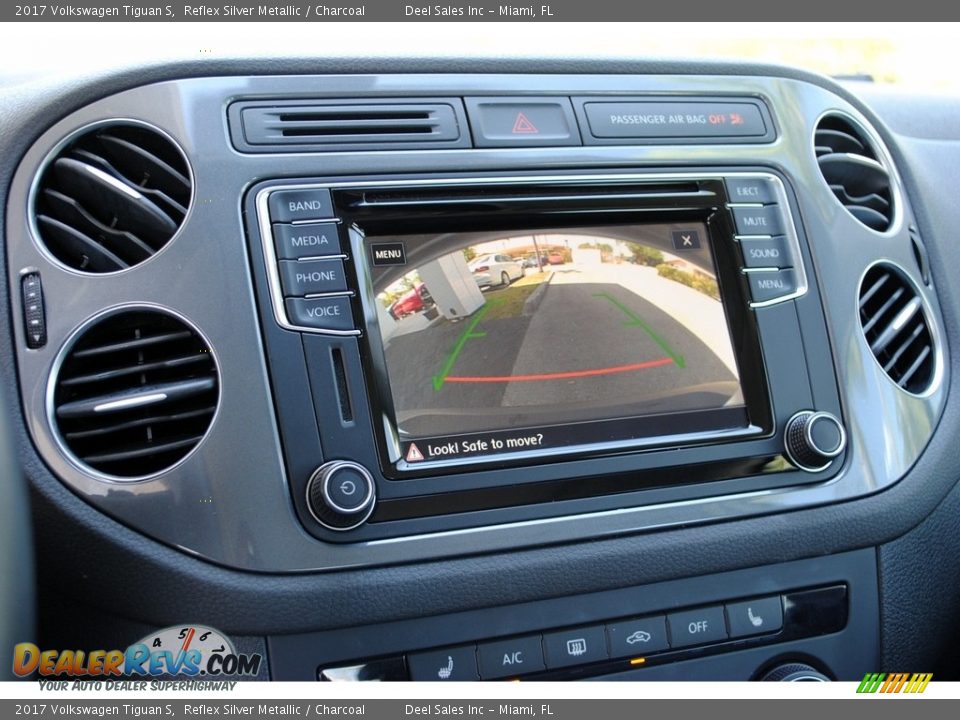 2017 Volkswagen Tiguan S Reflex Silver Metallic / Charcoal Photo #17
