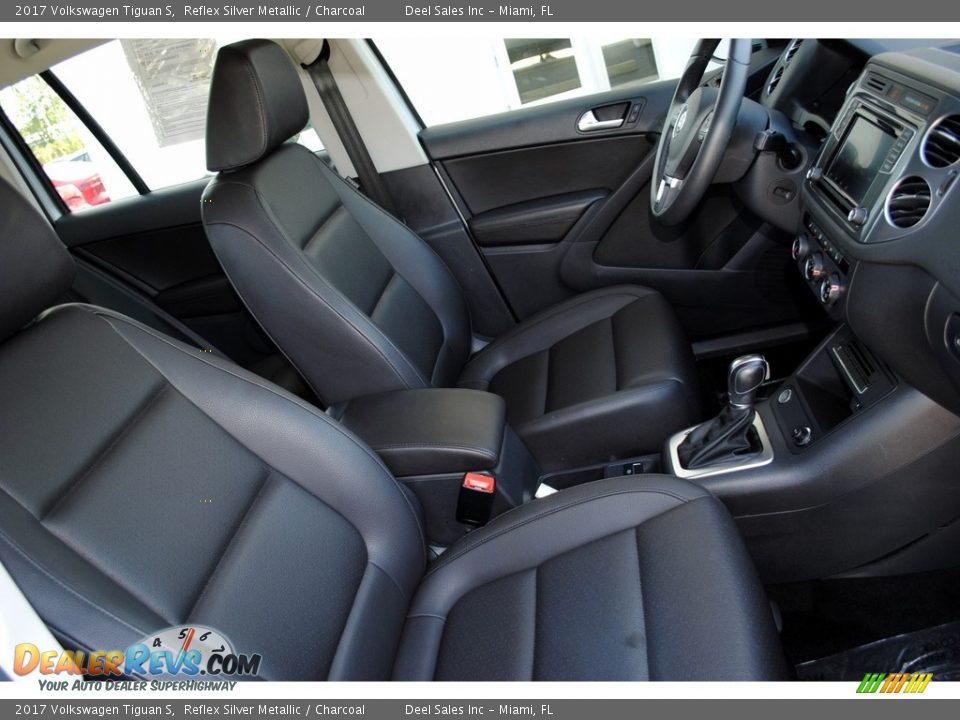 2017 Volkswagen Tiguan S Reflex Silver Metallic / Charcoal Photo #19