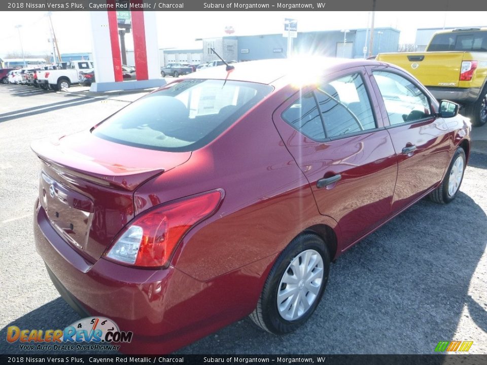 2018 Nissan Versa S Plus Cayenne Red Metallic / Charcoal Photo #4