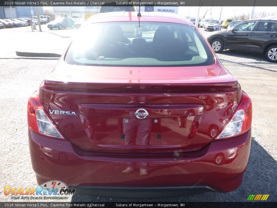 2018 Nissan Versa S Plus Cayenne Red Metallic / Charcoal Photo #5