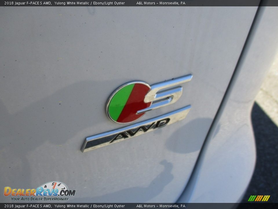 2018 Jaguar F-PACE S AWD Yulong White Metallic / Ebony/Light Oyster Photo #5