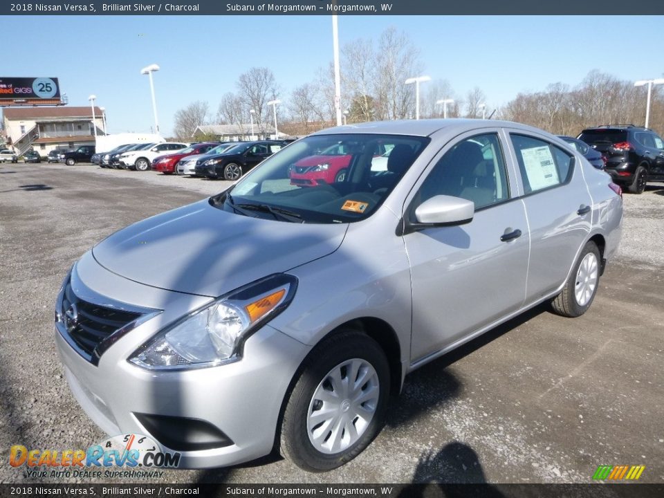 Front 3/4 View of 2018 Nissan Versa S Photo #8