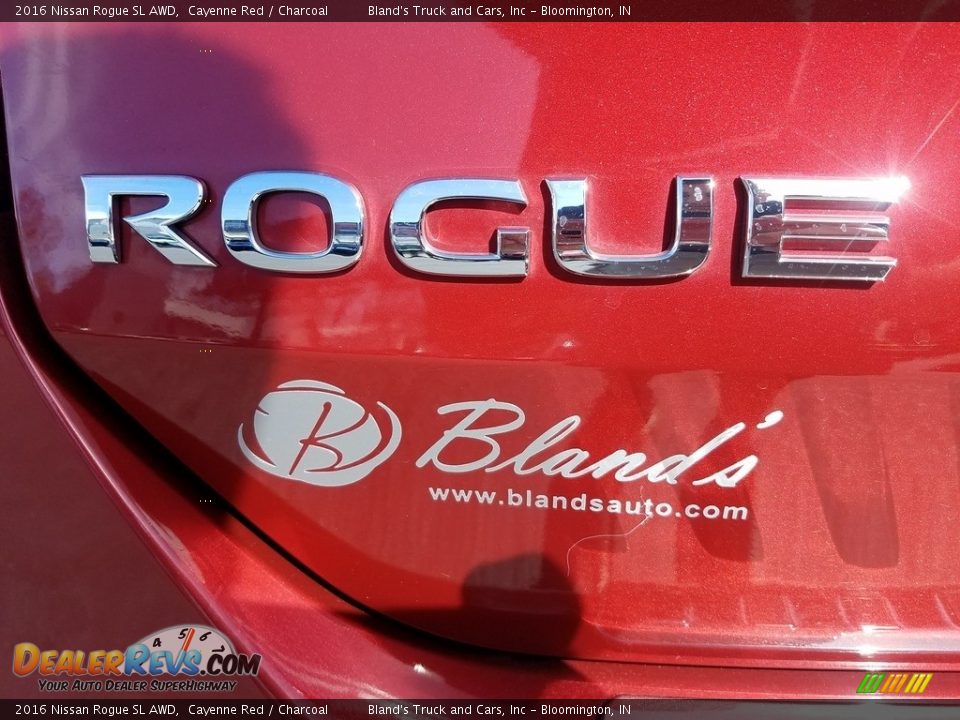 2016 Nissan Rogue SL AWD Cayenne Red / Charcoal Photo #5