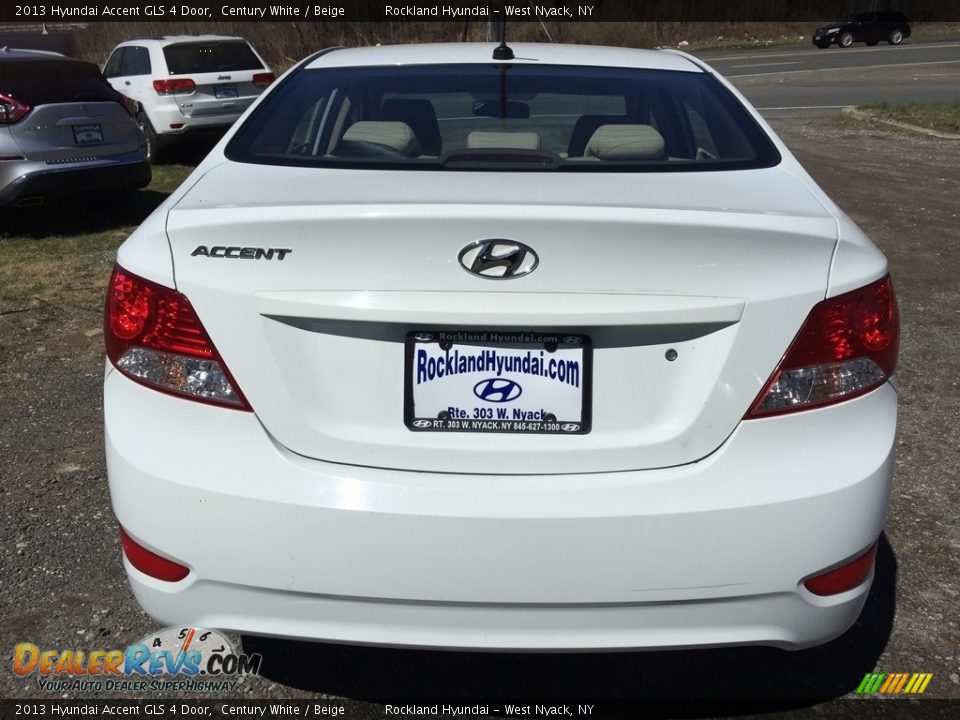 2013 Hyundai Accent GLS 4 Door Century White / Beige Photo #5