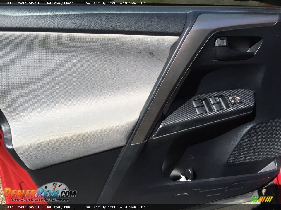2015 Toyota RAV4 LE Hot Lava / Black Photo #8