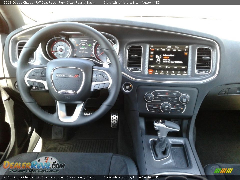Dashboard of 2018 Dodge Charger R/T Scat Pack Photo #30