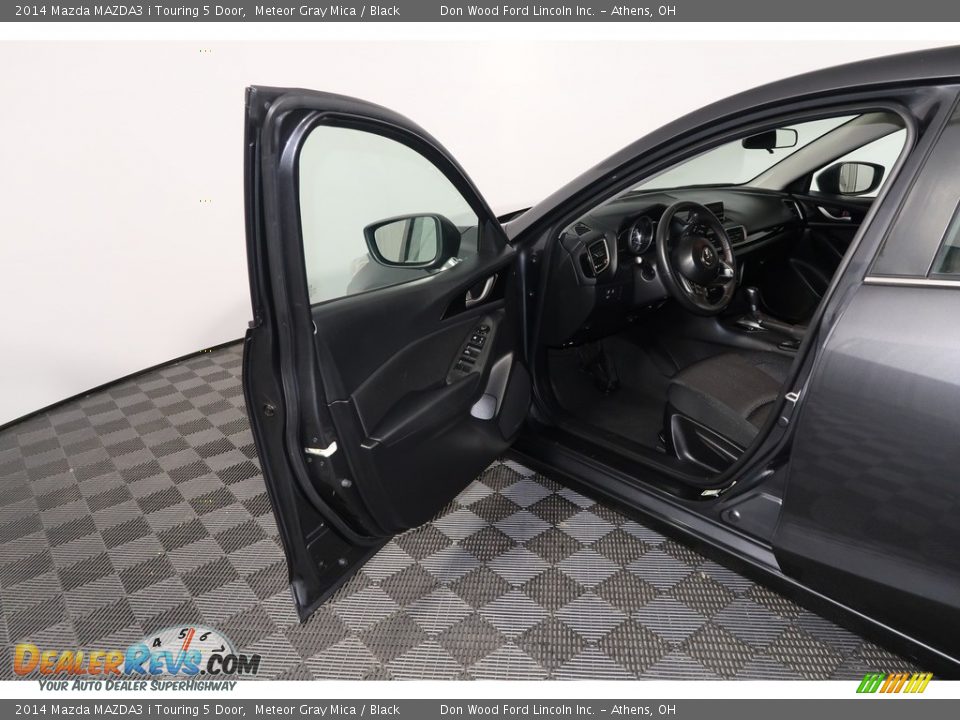 2014 Mazda MAZDA3 i Touring 5 Door Meteor Gray Mica / Black Photo #26