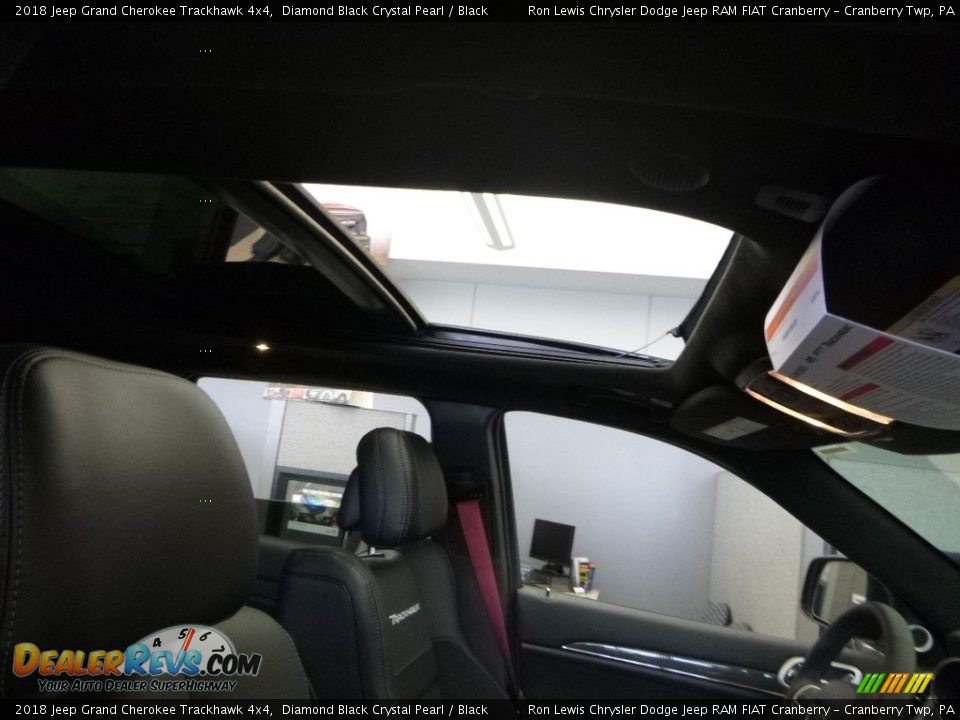 2018 Jeep Grand Cherokee Trackhawk 4x4 Diamond Black Crystal Pearl / Black Photo #10