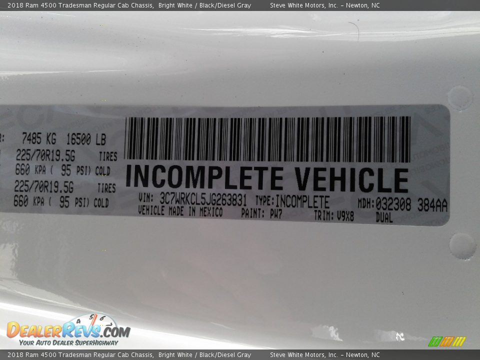 2018 Ram 4500 Tradesman Regular Cab Chassis Bright White / Black/Diesel Gray Photo #24