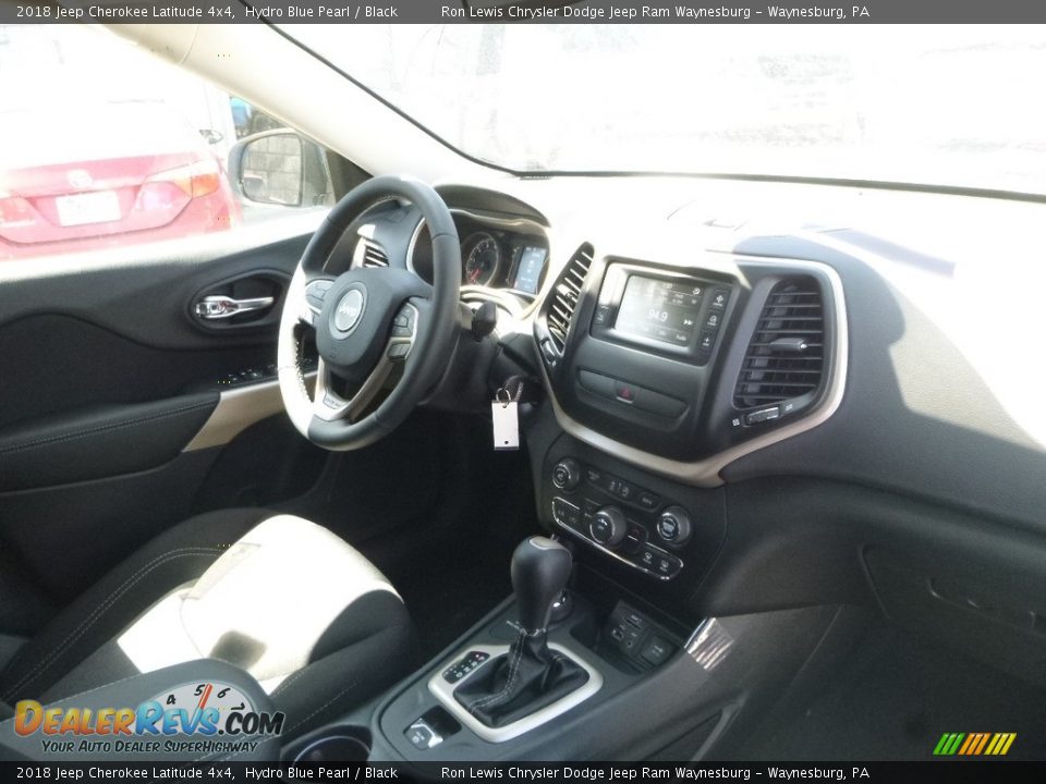 2018 Jeep Cherokee Latitude 4x4 Hydro Blue Pearl / Black Photo #11