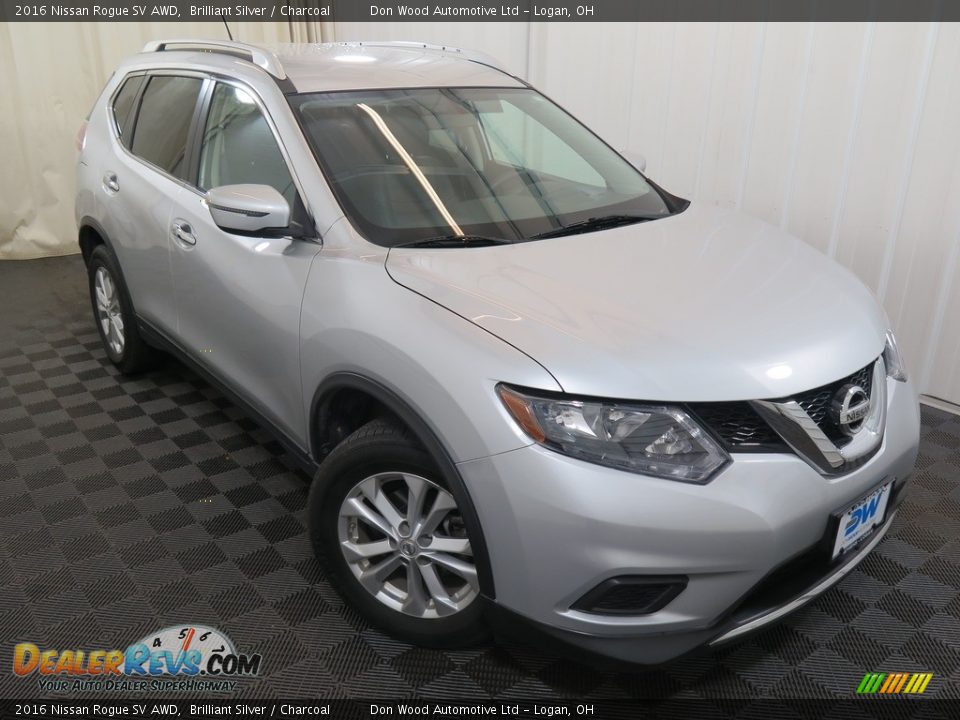 2016 Nissan Rogue SV AWD Brilliant Silver / Charcoal Photo #5