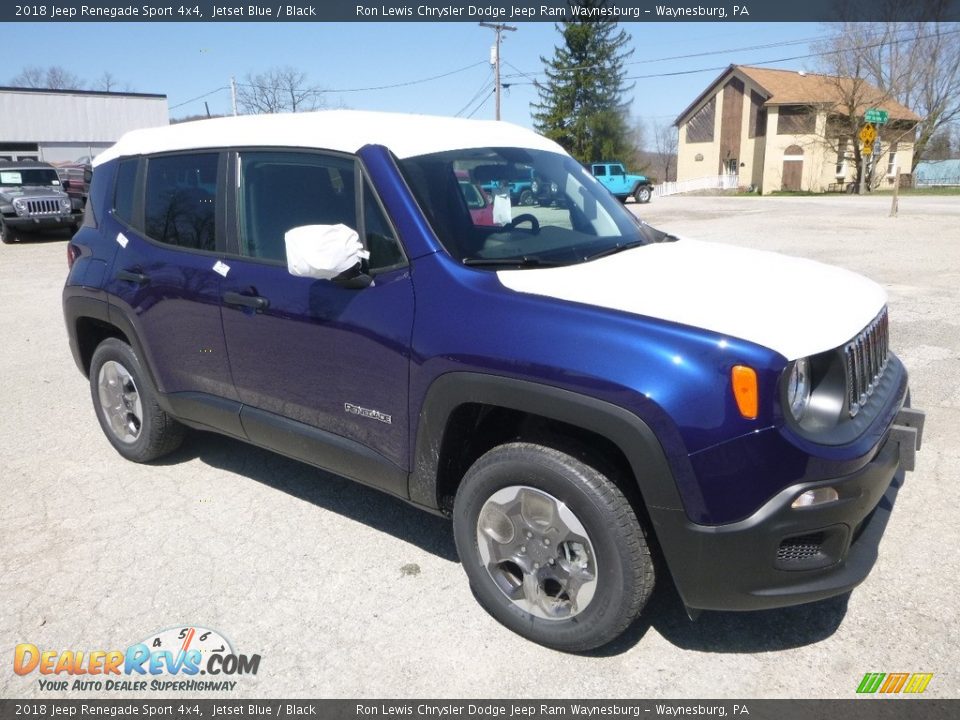 Front 3/4 View of 2018 Jeep Renegade Sport 4x4 Photo #7